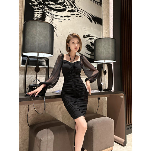 修身褶皱高腰包臀长袖V领连衣裙