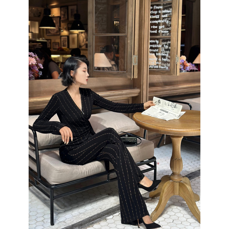XULU原创初秋醋酸条纹烫金长裤轻奢性感V领设计系带上衣两件套