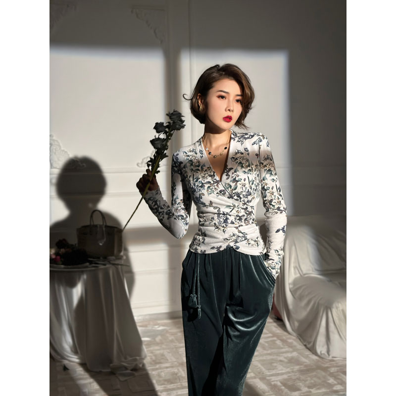 XULU原创气质修身花色上衣