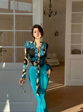 XULU原创抽象派牛奶丝印花系带打底衫时尚百搭气质灯笼袖V领上衣