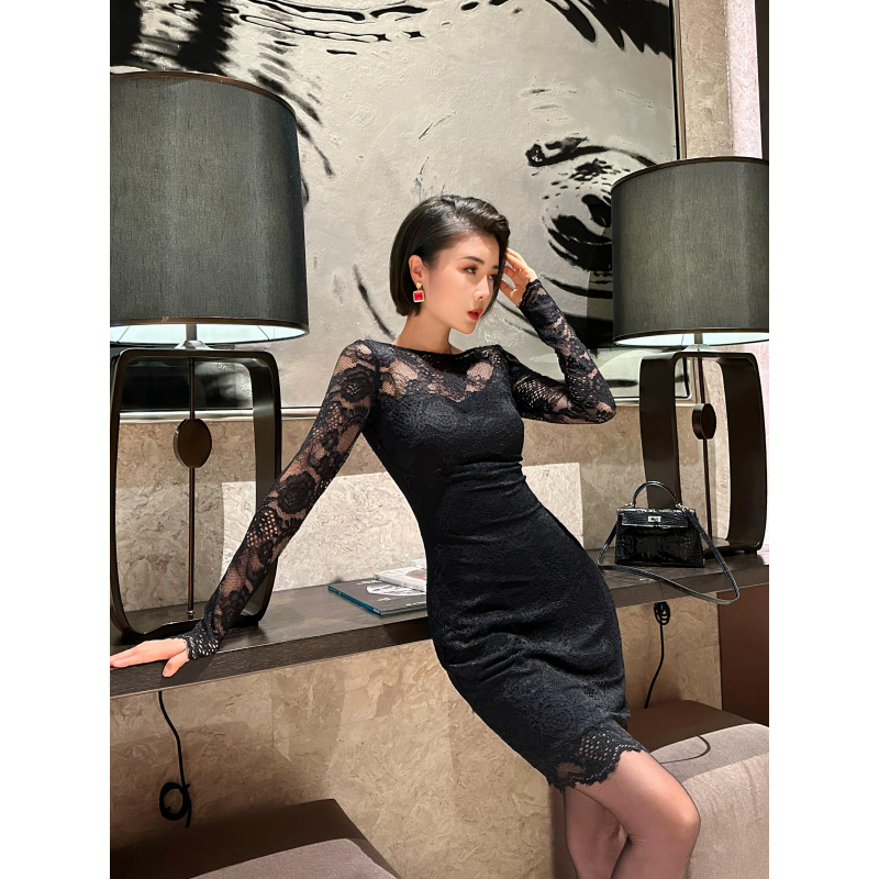 XULU原创蕾丝初秋法式修身性感圆领长袖包臀名媛气质短款连衣裙