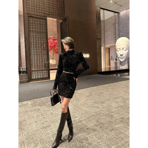 XULU原创丝绒亮片气质秋冬半高领长袖短款上衣A字半身裙两件套装