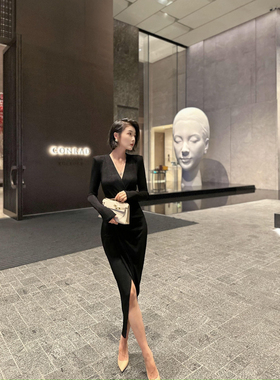 XULU原创新款醋酸肌理黑色高腰包臀裙褶皱显瘦长袖复古V领连衣裙