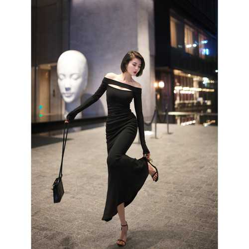 XULU原创美利诺慕斯绒针织优雅黑色一字肩镂空收腰长款鱼尾连衣裙