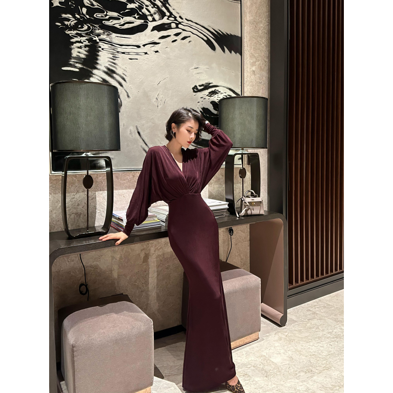 XULU原创秋冬纯色醋酸气质优雅鱼尾裙复古修身羊腿袖V领连衣裙