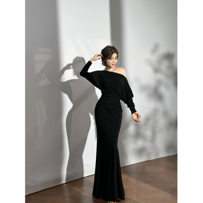 XULU原创进口颗粒感醋酸包臀裙优雅修身高腰一字领羊腿袖连衣裙