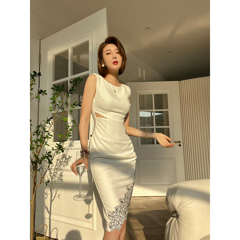 简约气质连衣裙纯色花边