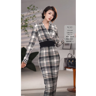 XULU原创秋季 V领连衣裙 格纹针织高弹优雅复古黑白格纹收腰修身