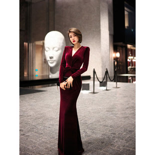 XULU原创纯色气质丝绒包臀鱼尾裙优雅知性直角肩扭结V领连衣裙