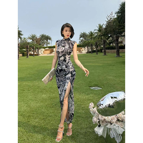 XULU原创针织水墨画半高领长裙