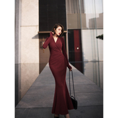 XULU原创气质纯色美利诺慕斯绒优雅鱼尾裙性感高腰包臀V领连衣裙