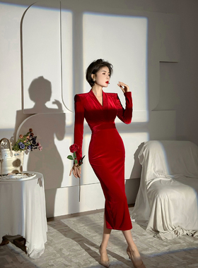 XULU原创新款进口红色丝绒拼接性感包臀裙修身高腰长袖V领连衣裙