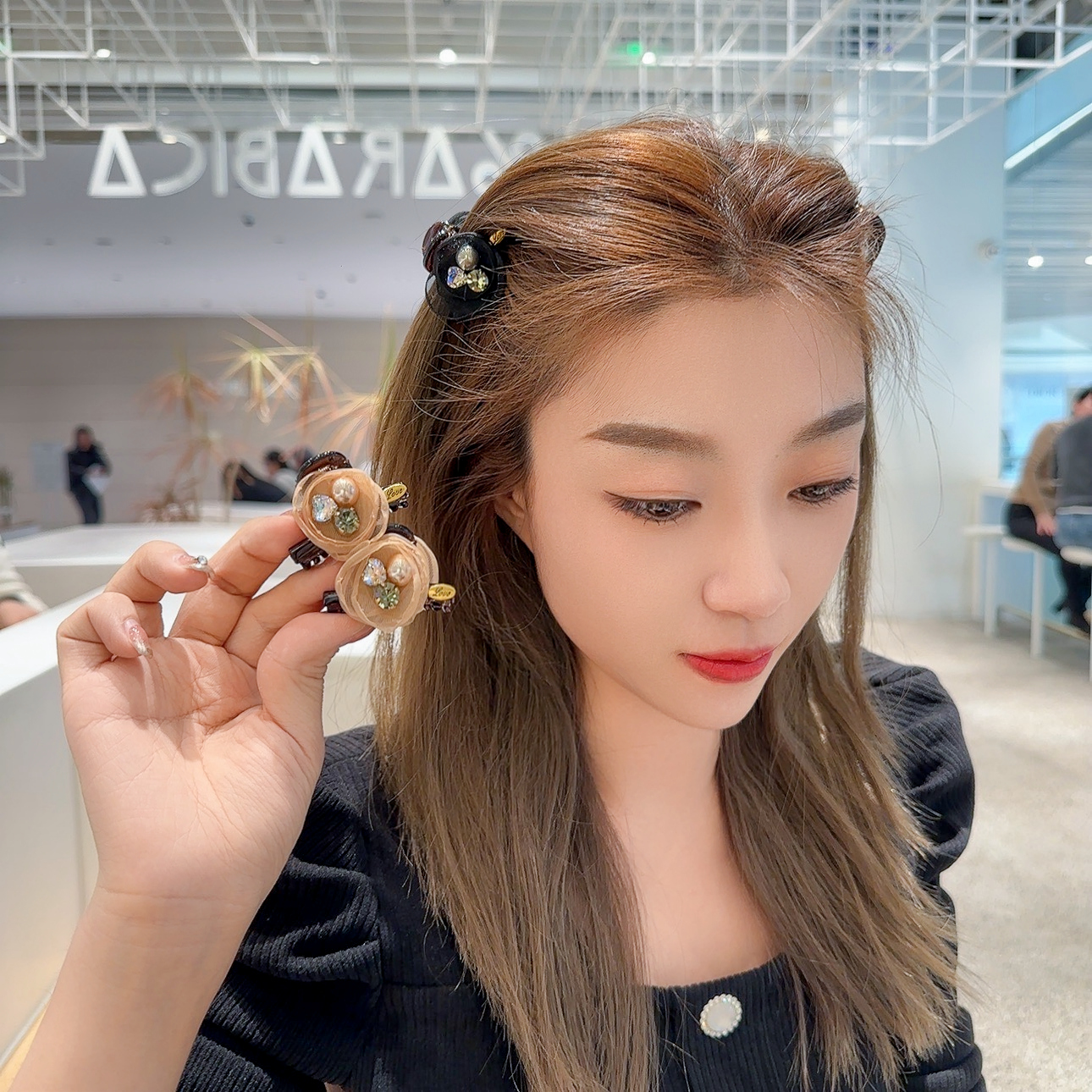 抓夹闪钻气质优雅花朵发饰