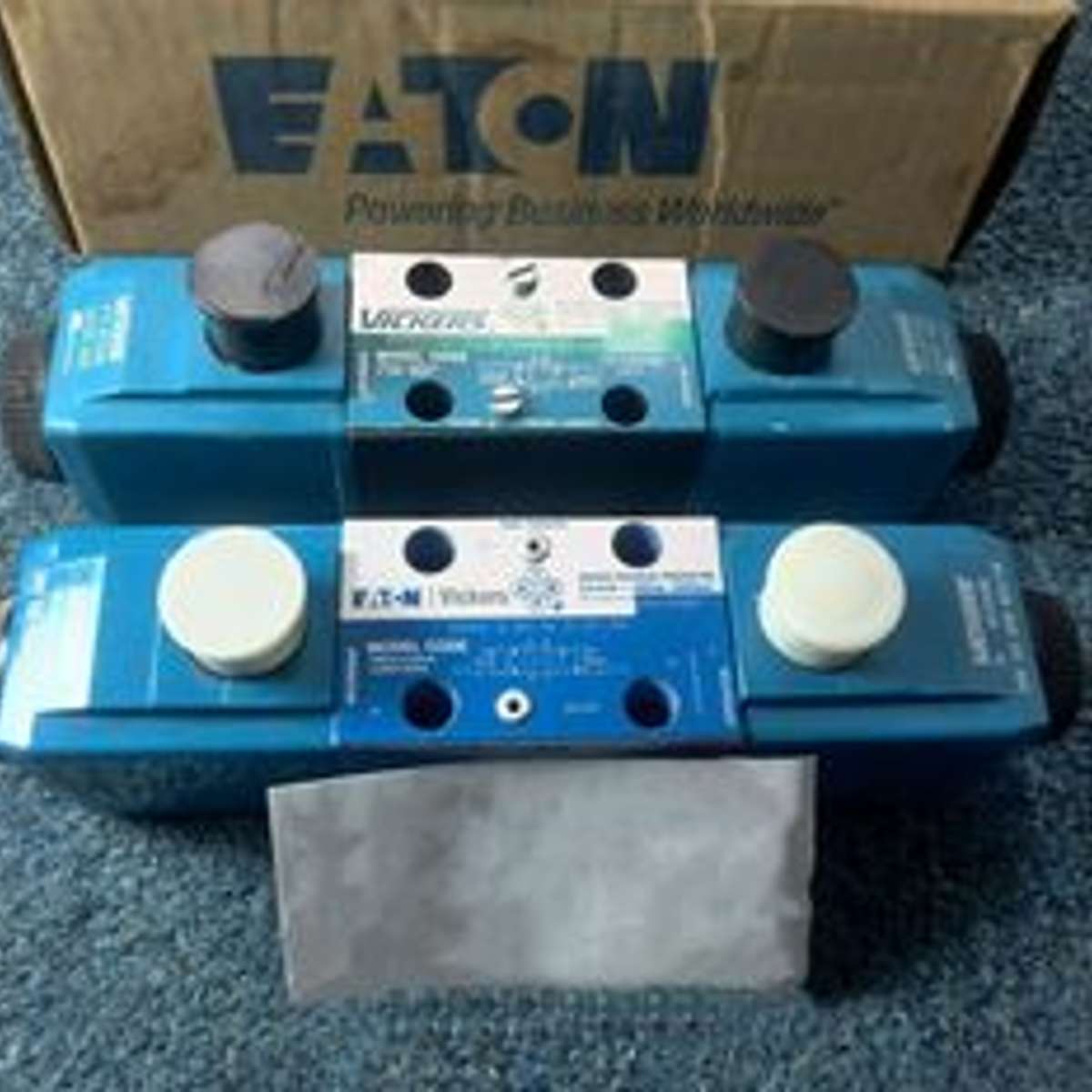 VICKERS阀 DG5V-10-S-2A-E-M-U-H-10 DG5V-10-S-8C-E-VM-U-H-10