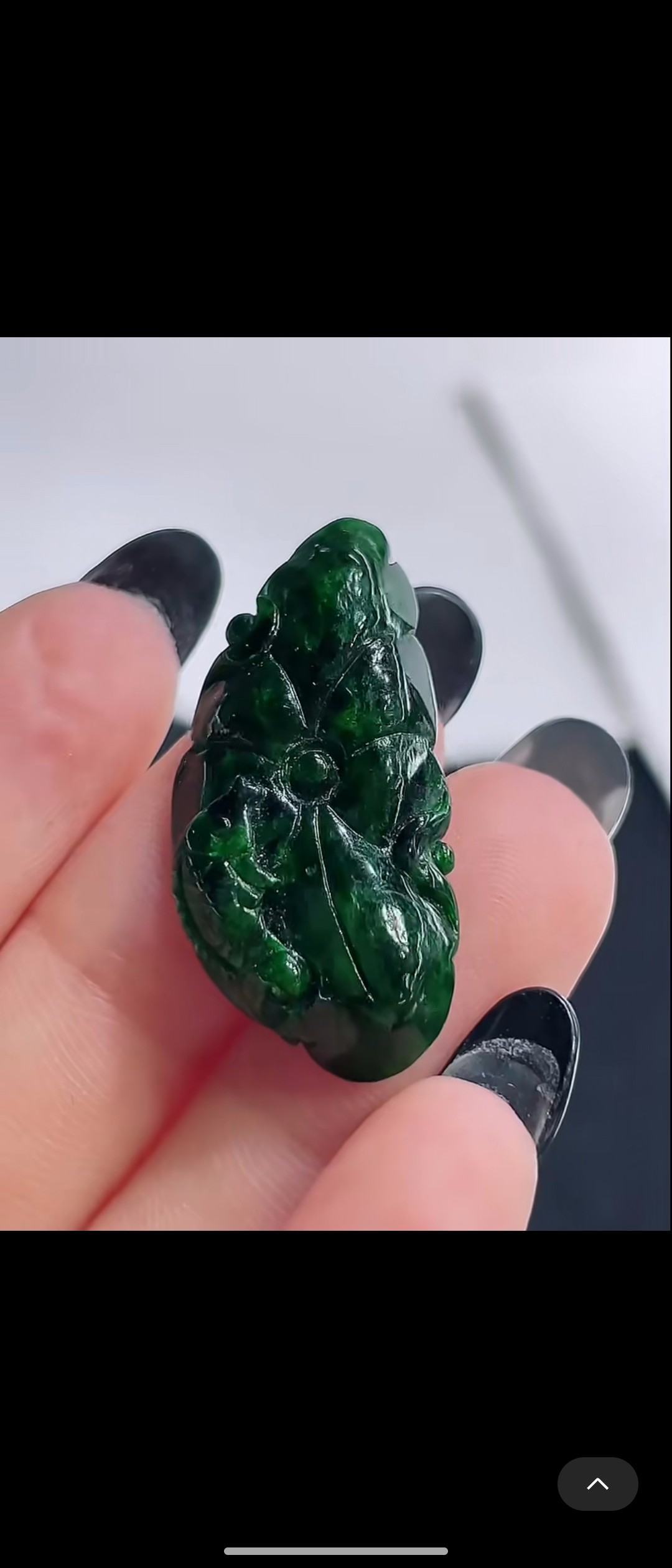 A货原石阳绿冰糯种辣绿精雕特色翡翠荷叶鱼