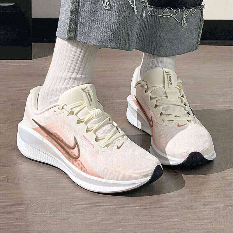 NIKE耐克鞋子女正品网面透气轻便减震耐磨跑步鞋训练休闲运动鞋