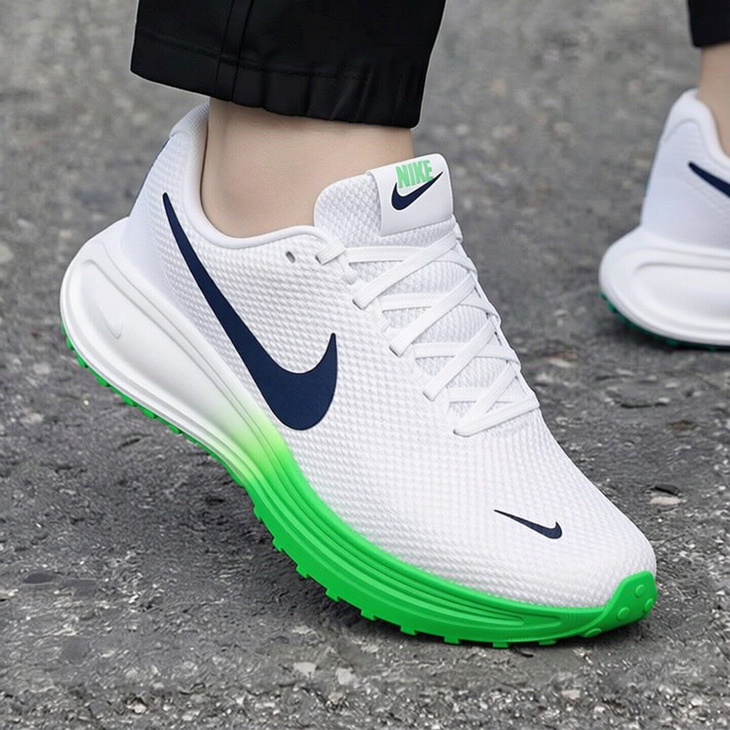 耐克鞋子NIKE REVOLUTION 8跑步鞋新款网面运动鞋轻便男鞋休闲鞋