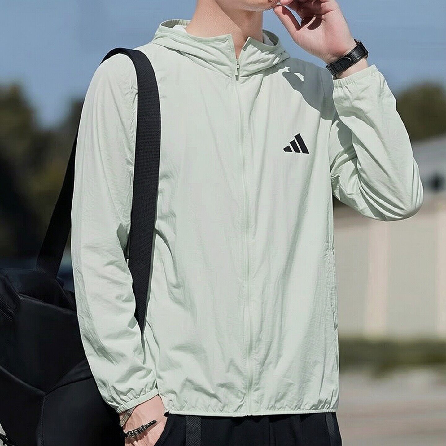 阿迪达斯外套男薄款男士百搭休闲连帽运动夹克防晒防风透气皮肤衣