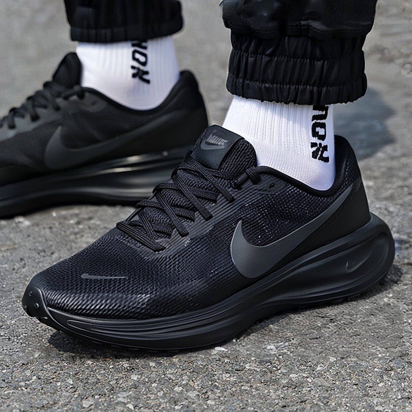 Nike耐克鞋子黑色跑步鞋厚底运动鞋正品年正品男鞋正品网鞋训练鞋