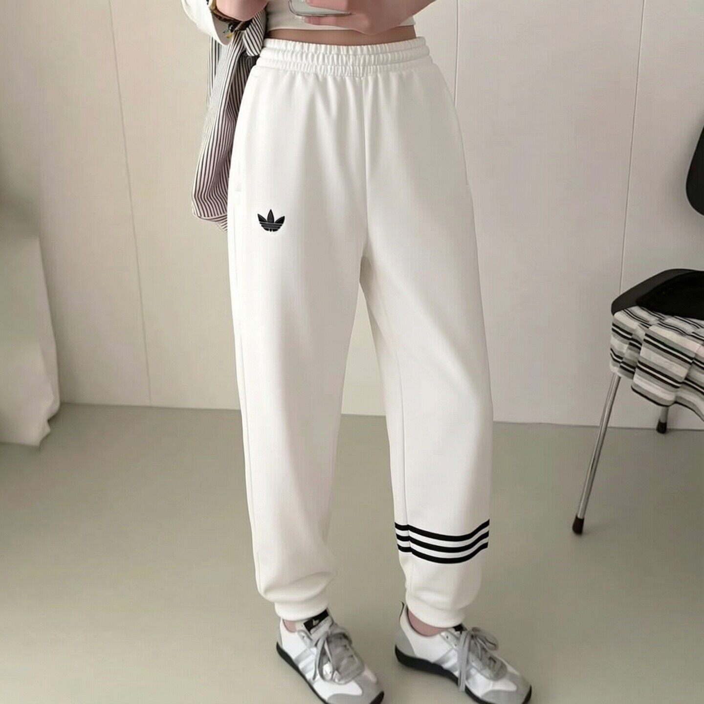 阿迪达斯白色裤子女秋季新款慵懒感美式运动裤收脚长裤复古卫裤女