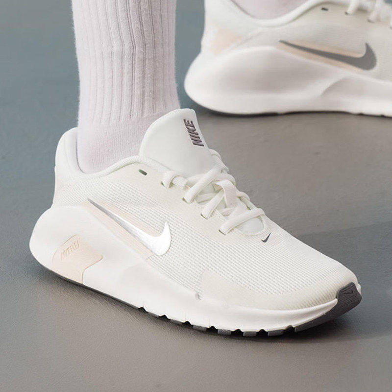 NIKE耐克白鞋女鞋跑步鞋FLEX系列健身训练鞋健身轻便运动鞋HV9981