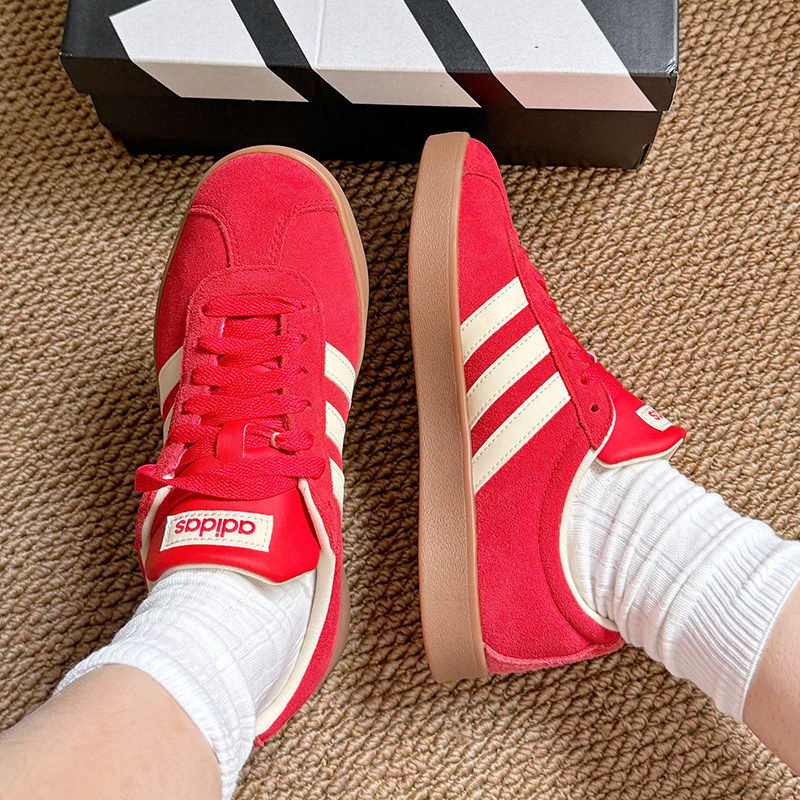 阿迪达斯女鞋新款复古麂皮红色休闲鞋低帮德训鞋T头韩版运动板鞋,运动鞋new,运动休闲鞋,淘宝优惠券,粉丝福利购,淘宝优惠卷