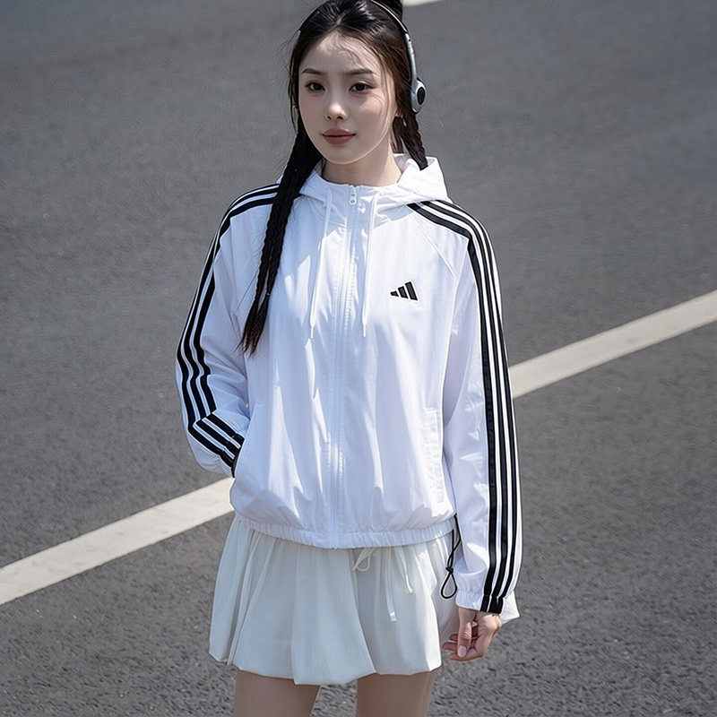 阿迪达斯女装春季新款经图片