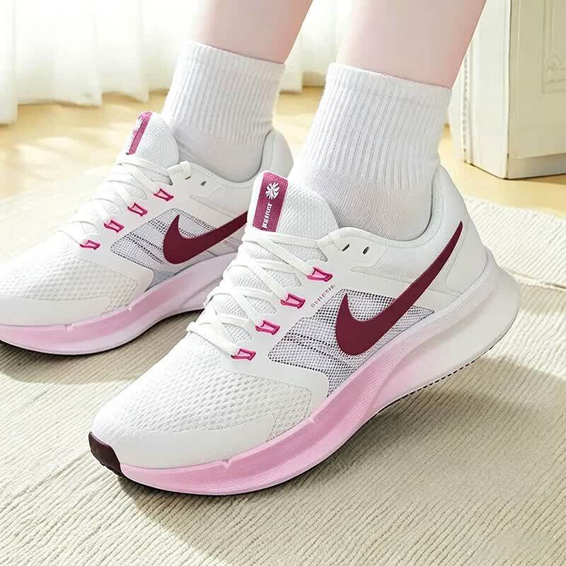 Nike耐克鞋子透气网面跑步鞋RUN SWIFT 3运动鞋新款女鞋健身白鞋