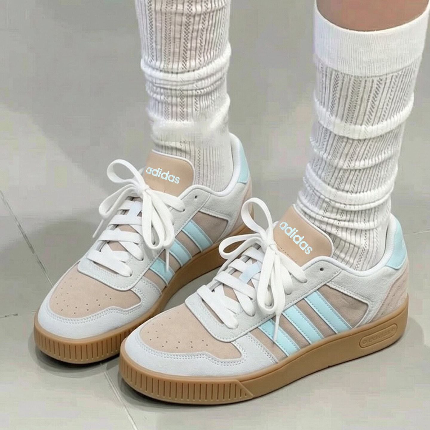 adidas阿迪达斯板鞋女秋季新款复古低帮休闲小锯齿撞色小白鞋女鞋