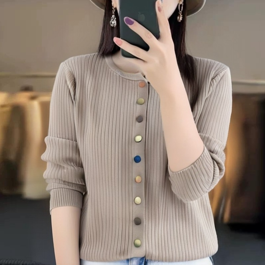 秋冬时尚彩扣针织开衫女圆领洋气显瘦百搭宽松毛衣外套气质女上衣