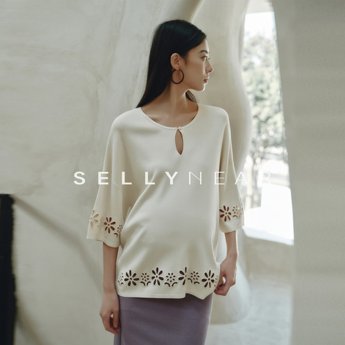 SELLYNEAR高级感孕妇装2026春夏装新款时尚宽松镂空刺绣针织上衣