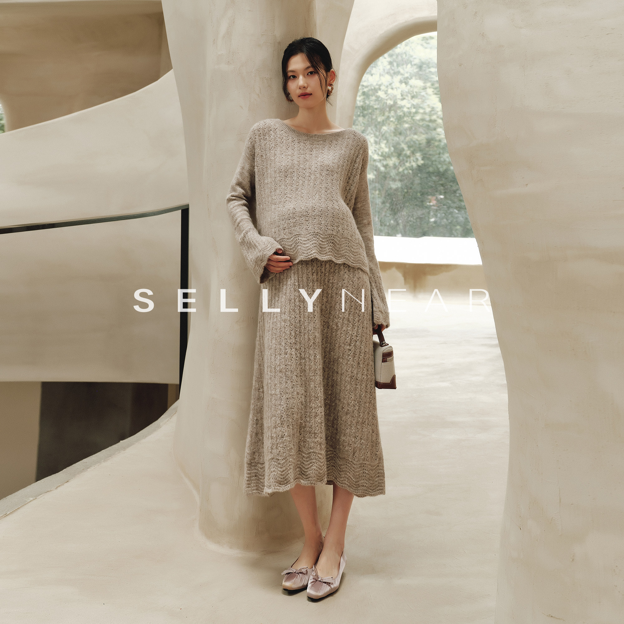 SELLYNEAR孕妇装时尚套装2026新款秋高级感孕期洋气钩花毛衣套装