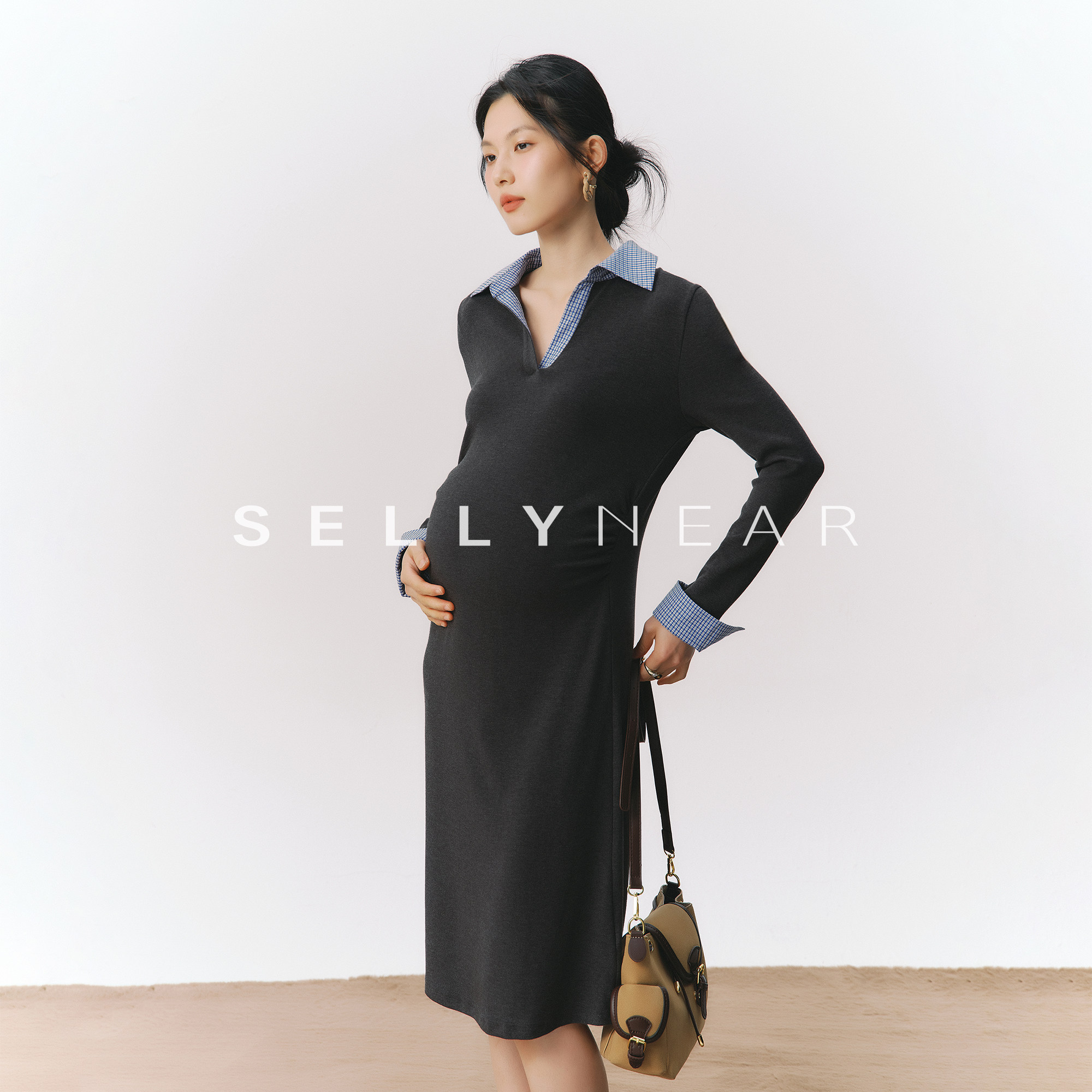 SELLYNEAR孕妇装2026新款秋季连衣裙时尚学院撞色格纹休闲针织裙图片