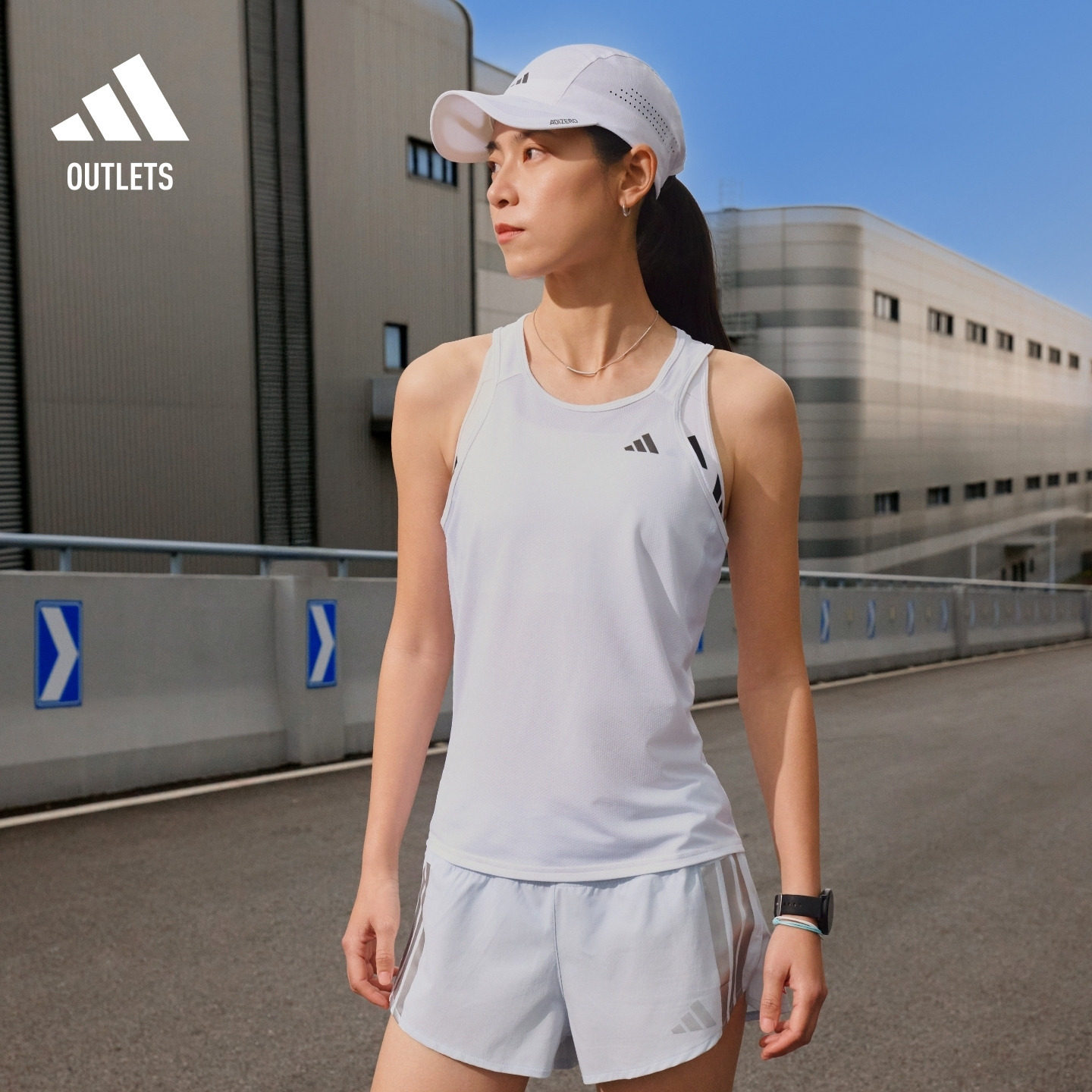 阿迪达斯女子背心adidas