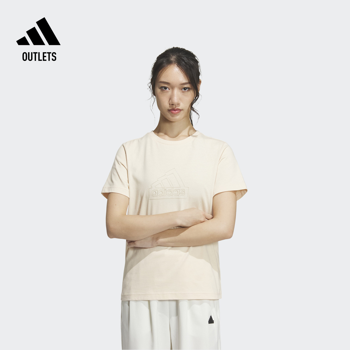 阿迪达斯轻运动女上衣短袖T恤