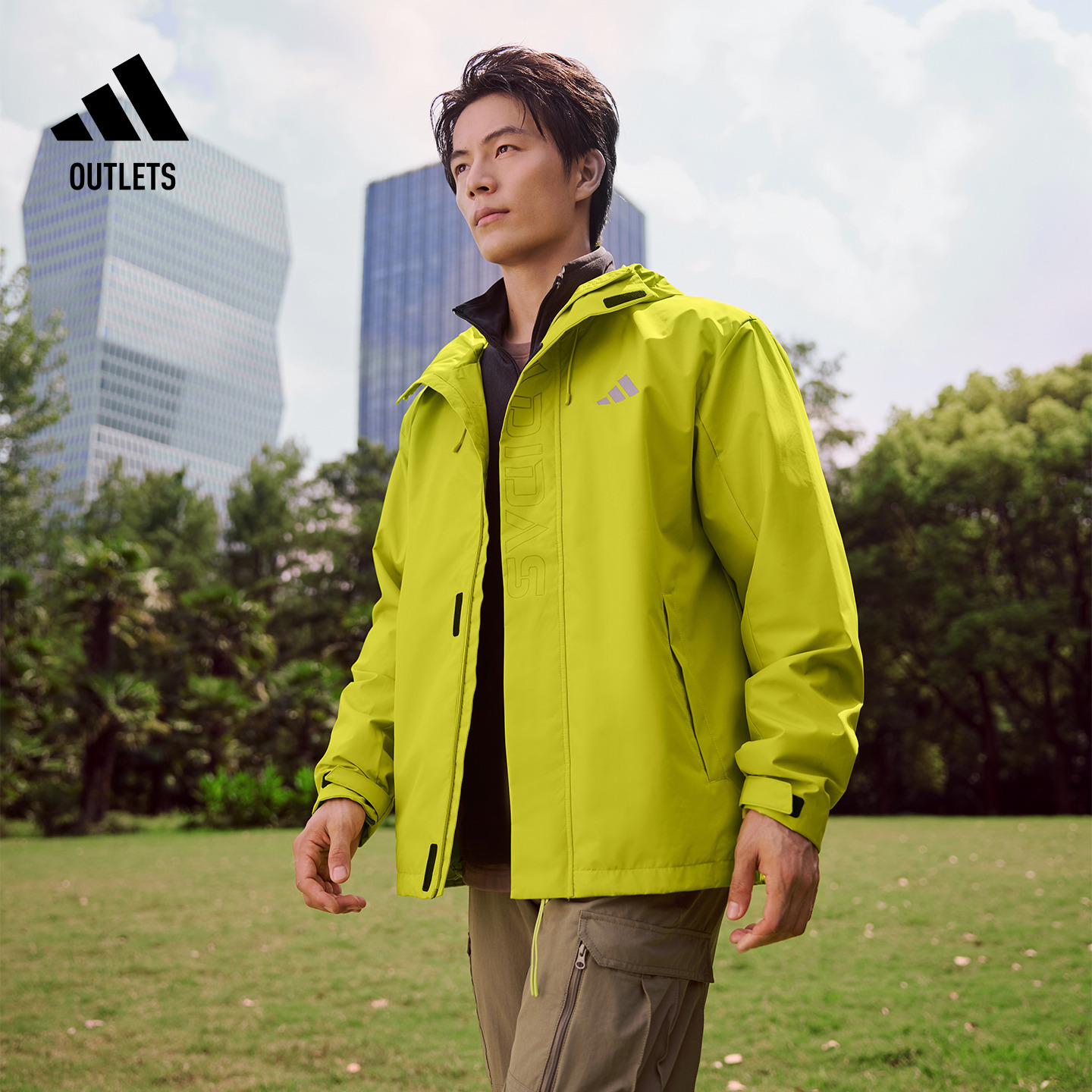 阿迪达斯男女拒水保暖连帽外套