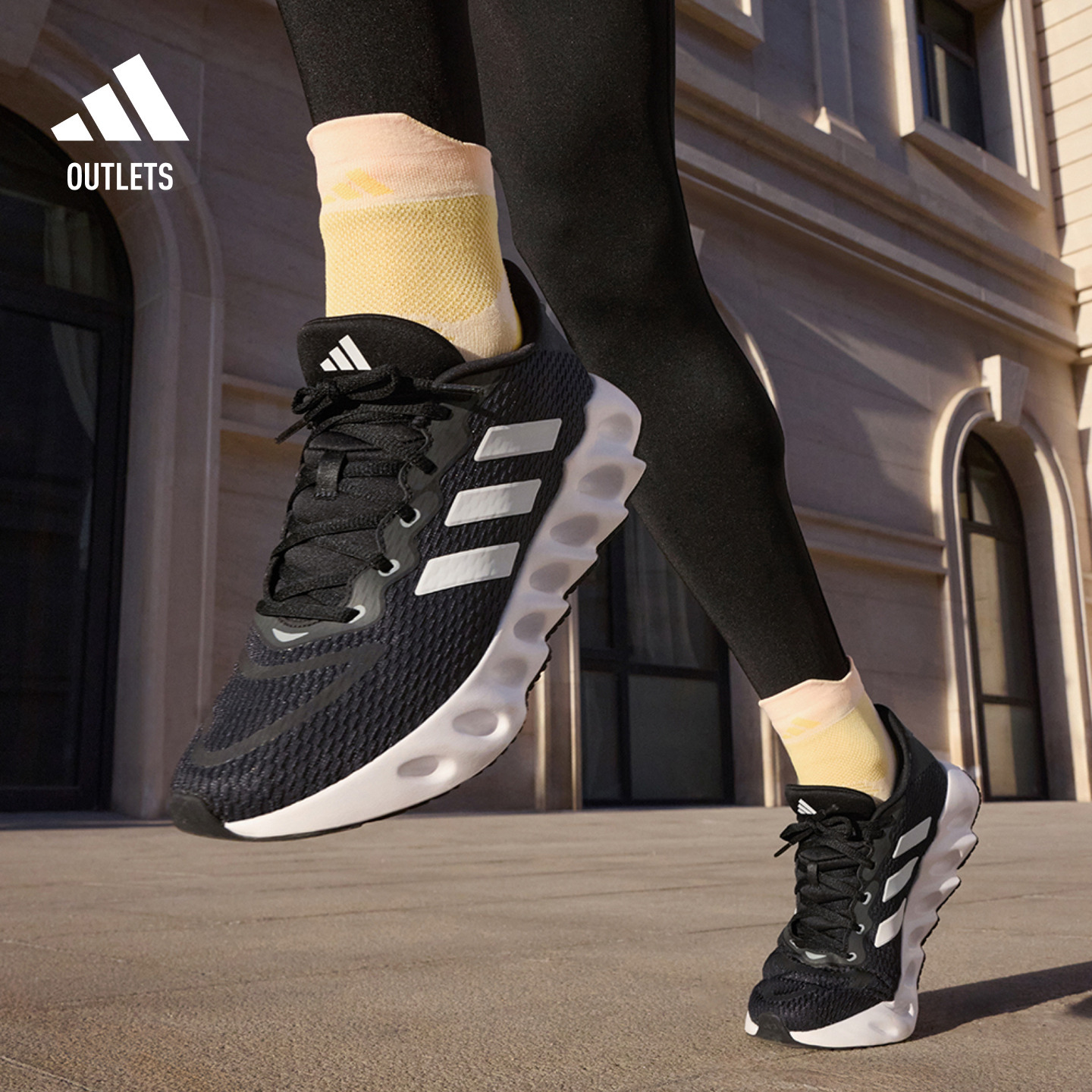 阿迪达斯男女随心畅跑体测跑鞋