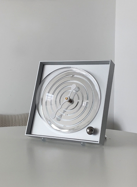 虚室杂陈原创镜面高颜值网红创意装饰桌面时钟摆件客厅静音包豪斯