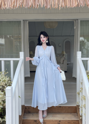 海边度假蓝色飘逸飘带连衣裙女夏季荷叶边不规则超仙拍照沙滩长裙