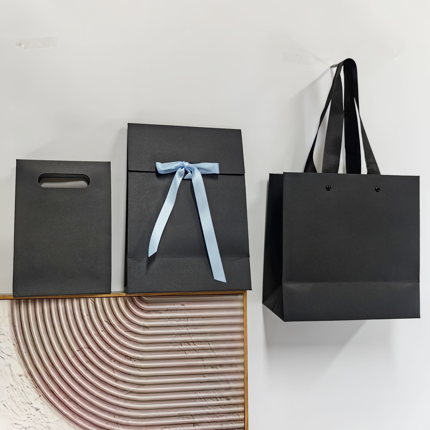 高级感黑色伴手礼品袋现货定制logo开业商务礼物手提纸袋印字工厂