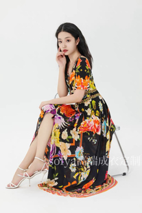 澳洲度假沙滩裙v领短袖烫钻真丝印花长款连衣裙100%桑蚕丝特惠价