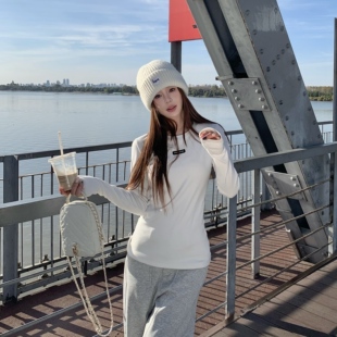 显瘦圆领长袖 女秋冬新款 t恤上衣 白色德绒内搭打底衫 3MER哦哦三妹