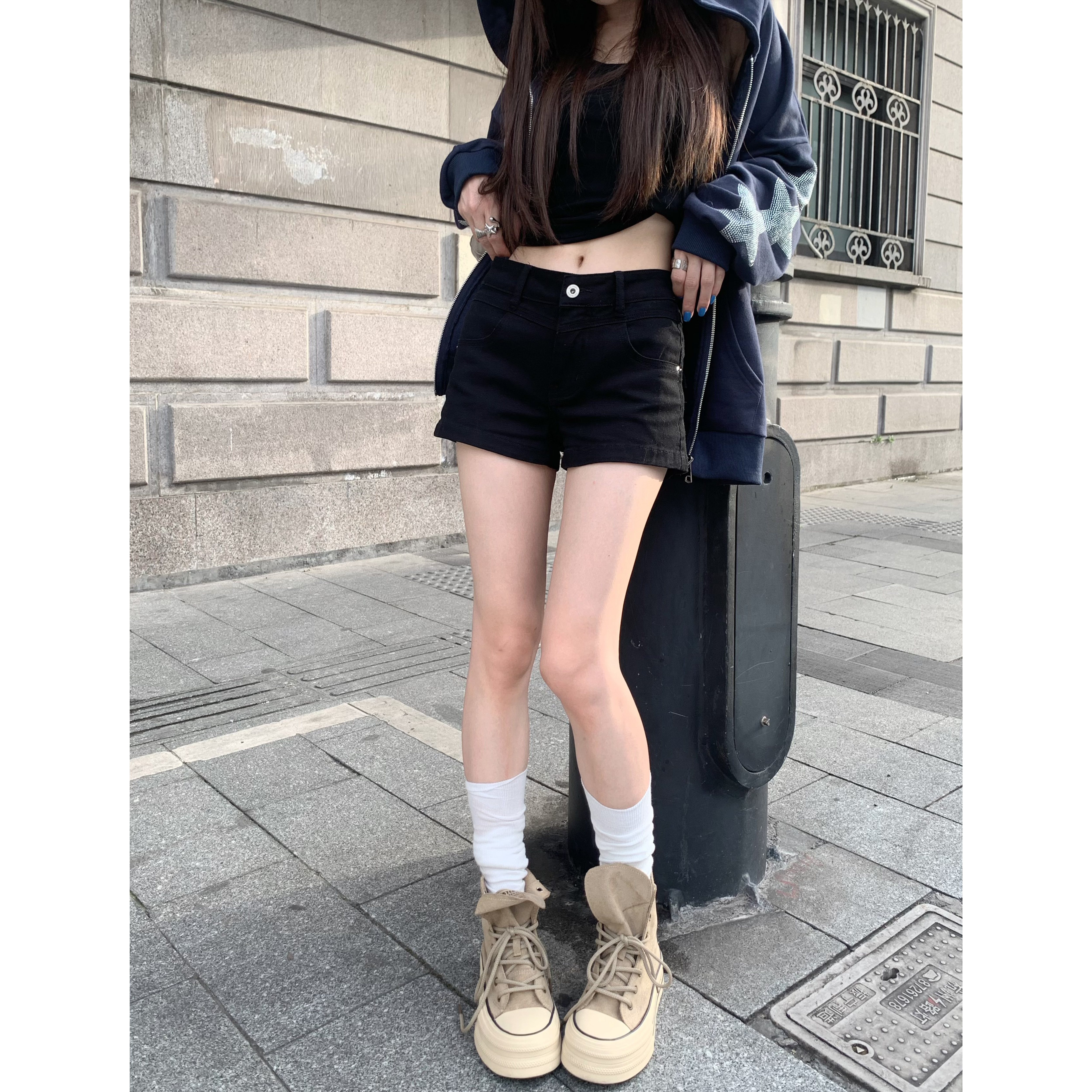 3MER显腿长辣妹黑色短裤图片
