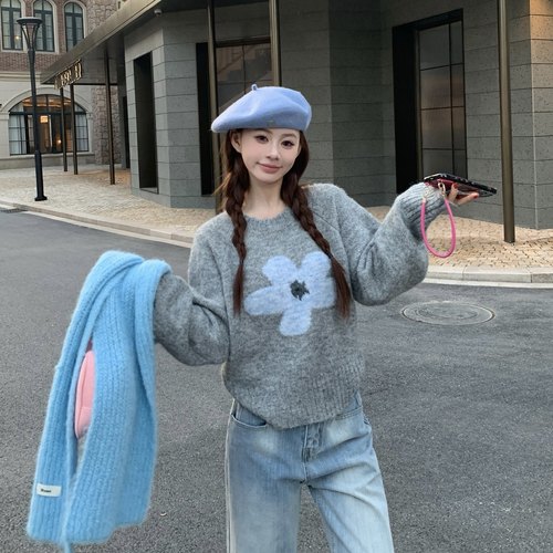 3MER韩系花朵圆领套头毛衣
