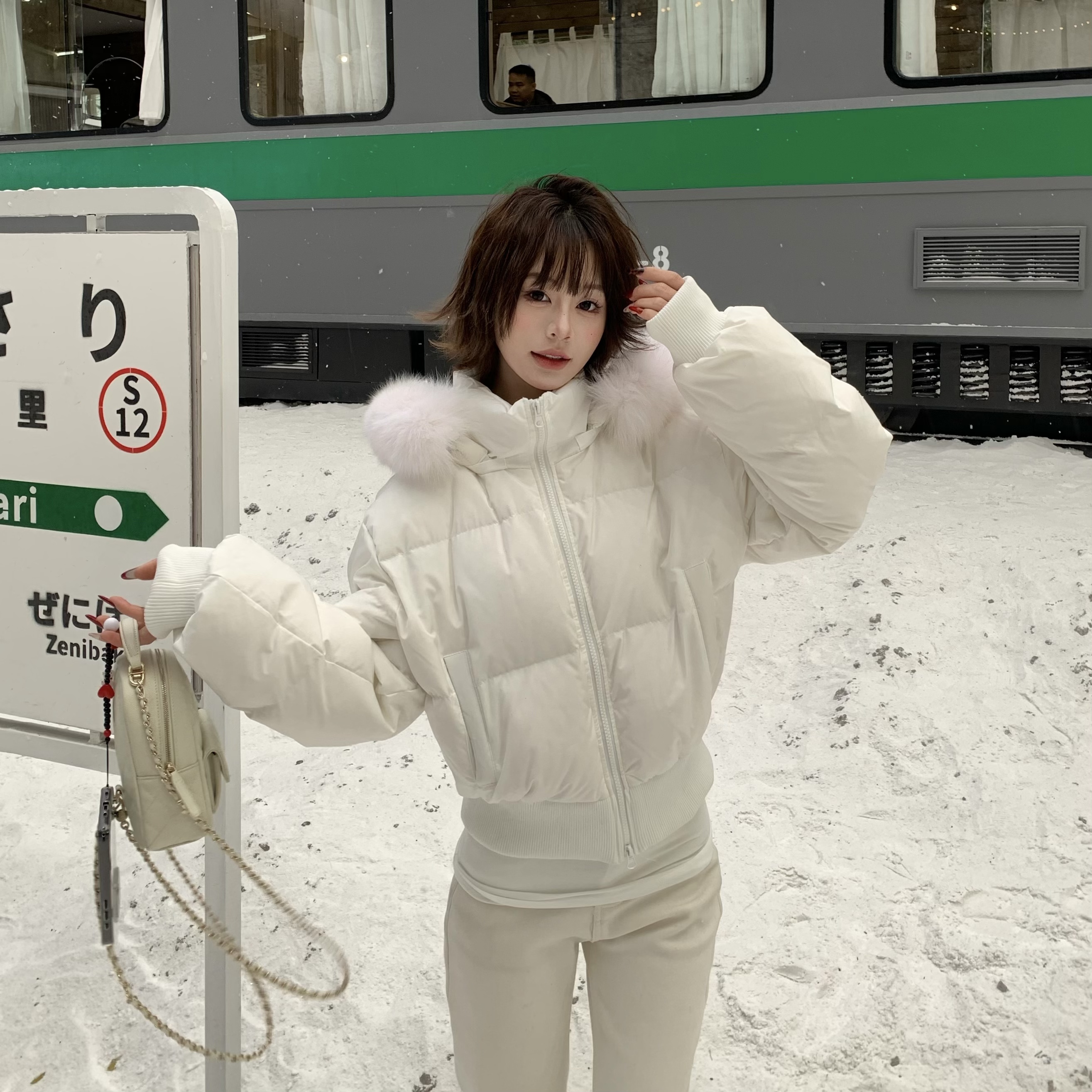 3MER小蛮腰90白鸭绒真毛领羽绒服