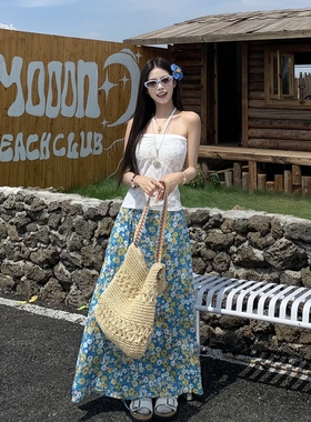 3MER哦哦三妹度假风白色纯欲挂脖抹胸背心女蓝色碎花半身裙两件套