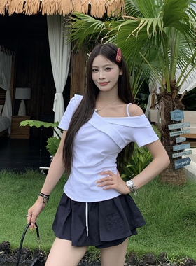 3MER哦哦三妹 纯欲风V领短袖T恤女2025夏季新款收腰显瘦露肩上衣