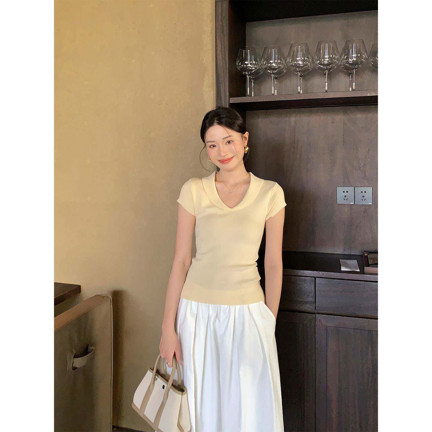 文然WENRAN 黄色V领针织正肩短袖T恤女夏修身显瘦通勤设计感上衣