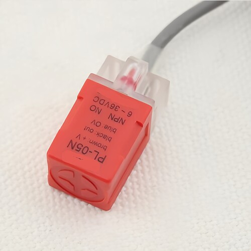 方型电感式接近开关 PL-05N 直流三线常开