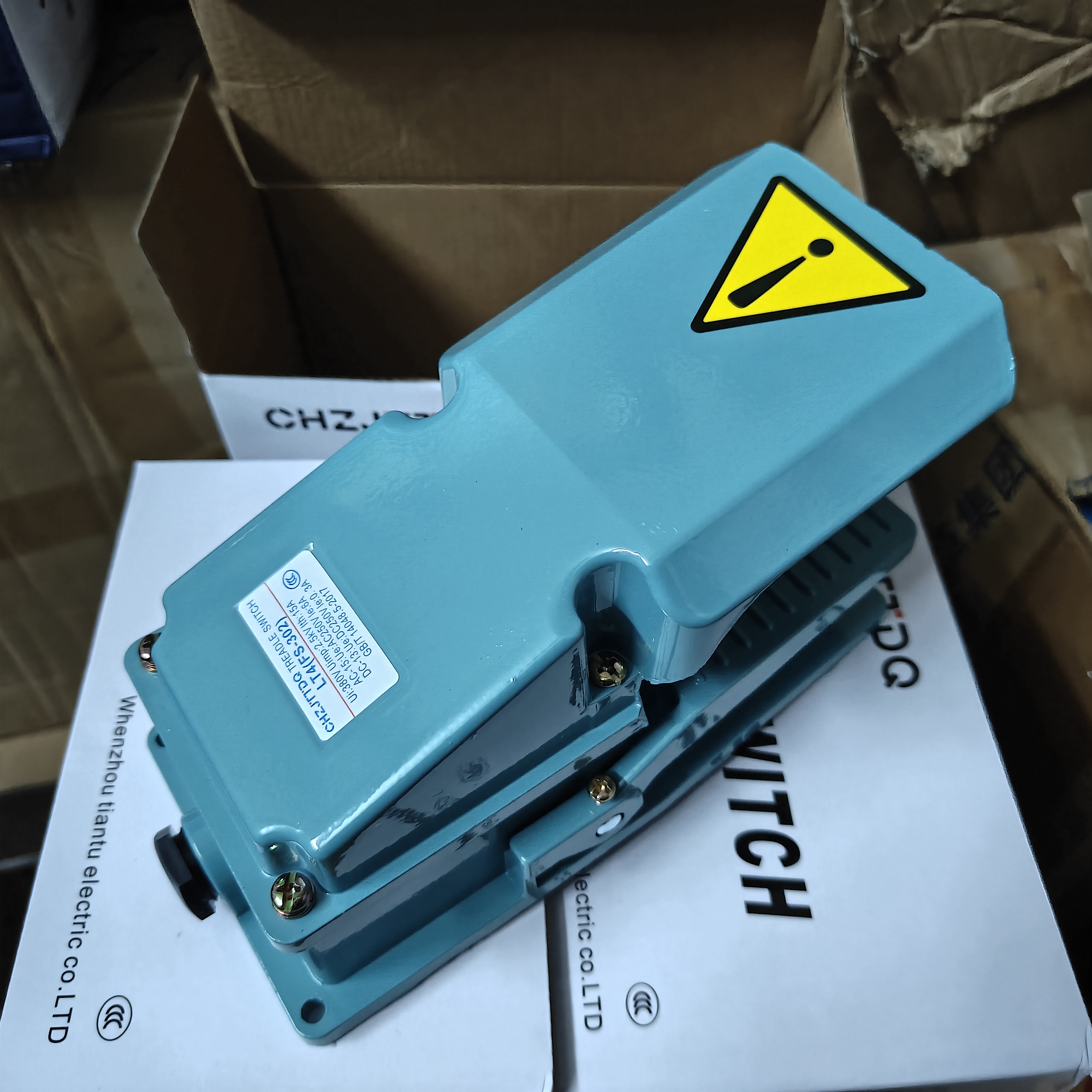 脚踏开关 LT4 (FS-302)铝壳 15A  内置微动型